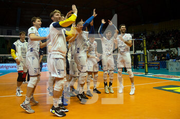 2022-12-04 - Exultation players of Modena - VERO VOLLEY MONZA VS LEO SHOES MODENA - SUPERLEAGUE SERIE A - VOLLEYBALL