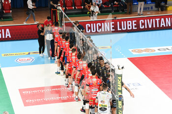 2022-10-27 - Cucine Lube Civitanova and Sir Safety Susa Perugia players take to the volleyball court - CUCINE LUBE CIVITANOVA VS SIR SAFETY SUSA PERUGIA - SUPERLEAGUE SERIE A - VOLLEYBALL