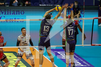 2022-12-18 - Spike of Wilfredo Leon Venero (SIR Safety Perugia) during the 12th day of the Superlega SerieA between Vero Volley Momza vs Sir Safety Perugia - VERO VOLLEY MONZA VS SIR SAFETY SUSA PERUGIA - SUPERLEAGUE SERIE A - VOLLEYBALL