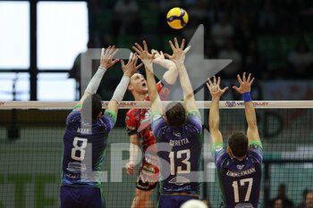 2022-12-18 - Spike of during the 12th day of the Superlega SerieA between Vero Volley Momza vs Sir Safety Perugia - VERO VOLLEY MONZA VS SIR SAFETY SUSA PERUGIA - SUPERLEAGUE SERIE A - VOLLEYBALL