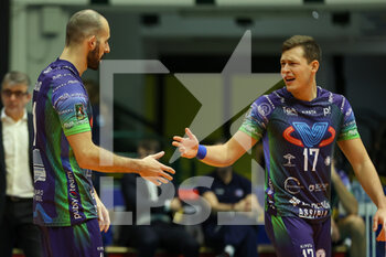 2022-12-18 - Gianluca GALASSI and Jan  ZIMMERMAN (Vero Volley Monza) during the 12th day of the Superlega SerieA between Vero Volley Momza vs Sir Safety Perugia - VERO VOLLEY MONZA VS SIR SAFETY SUSA PERUGIA - SUPERLEAGUE SERIE A - VOLLEYBALL