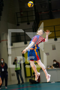 2022-02-24 - DAVYSKIBA Vladislav (Vero Volley Monza) at service - SEMIFINALS - VERO VOLLEY MONZA VS ZENIT KAZAN - CEV CUP - VOLLEYBALL