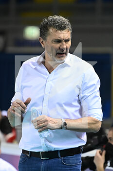 2022-03-08 - Andrea Gardini (Coach of Jastrzebski Wegiel) - FINAL QUARTERS - CUCINE LUBE CIVITANOVA VS JASTRZEBSKI WEGIEL - CEV CUP - VOLLEYBALL