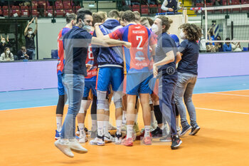 2022-03-16 - Celebration Vero Volley Monza's players after scoring a match point - FINAL MATCH - VERO VOLLEY MONZA VS TOURS VOLLEY-BALL - CEV CUP - VOLLEYBALL