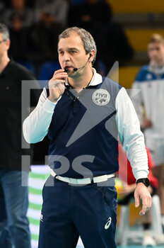2022-12-14 - Pawel Burkiewicz (Second referee of the match) - CUCINE LUBE CIVITANOVA VS TOURS VB - CHAMPIONS LEAGUE MEN - VOLLEYBALL