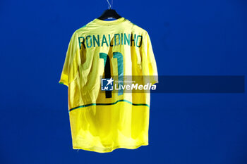2023-10-12 - Brasil game shirt of Ronaldinho during the 6th edition of Festival dello Sport on October 12, 2023, Trento, Italy. - FESTIVAL DELLO SPORT - EVENTS - OTHER SPORTS
