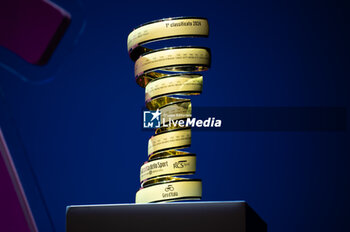 2023-10-14 - The Giro D'Italia winner's trophy - 2023 FESTIVAL DELLO SPORT - SPORTS FESTIVAL - EVENTS - OTHER SPORTS