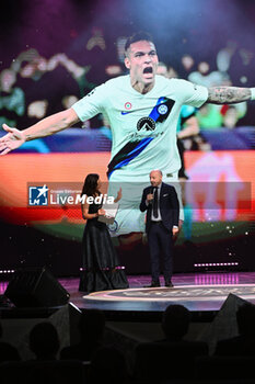 2023-12-06 - Ninth edition Gazzetta Sports Award Cruis Edition in the picture Performance of the Year Award Lautaro Martinez collects the award Giuseppe Marotta - GAZZETTA SPORTS AWARDS - CRUIS EDITION - EVENTS - OTHER SPORTS