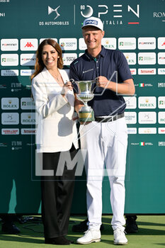 2023-05-07 - Laviani Biagiotti with Adrian Meronk (POL) winner of the 80th Italian Golf Open 2023 by DS Automobiles at the Marco Simone Golf Club on May 07, 2023 in Rome Italy. - DS AUTOMOBILES 80° OPEN D'ITALIA - GOLF - OTHER SPORTS