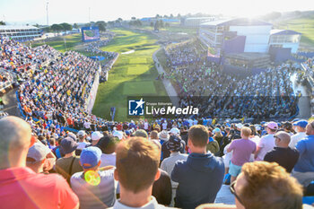 2023-09-30 - Tribune 1th hole during the Ryder Cup 2023 at Marco Simone Golf & Country Club on September 30, 2023 in Rome Italy. - RYDER CUP 2023 - GOLF - OTHER SPORTS