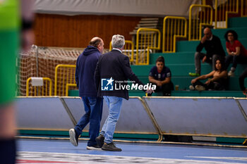2023-05-10 - Francizsco Javier Zupo Equisoain Azanza Coach of Raimond Sassari espulsione
Brixen Handball - Raimond Handball Sassari
FIGH Serie A Mascile 2022-2023
Semifinale Playoff Gara3
Bressanone, 10/05/2023
Foto di Luigi Canu - PLAYOFF - SEMIFINALE - SSV BRIXEN VS RAIMOND SASSARI G3 - HANDBALL - OTHER SPORTS