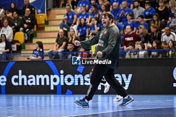 2023-11-05 - Mehmet Emre
Italia Italy - Turchia Turkey Turkiye
IHF - EHF MEN’S WORLD CHAMPIONSHIP 2025
Qualification Europe Phase 1
Chieti, 05/11/2023
Foto di Luigi Canu - FIGH - WORLD CUP QUALIFIERS - ITALY VS TüRKIYE - HANDBALL - OTHER SPORTS