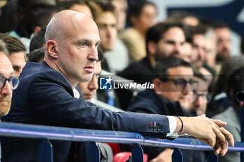 2023-11-22 - Thierry OMEYER during the Machineseeker EHF Champions League, Group Phase, handball match between Paris Saint-Germain and Kolstad on November 22, 2023 at Pierre de Coubertin stadium in Paris, France - HANDBALL - CHAMPIONS LEAGUE - PARIS SG V KOLSTAD - HANDBALL - OTHER SPORTS