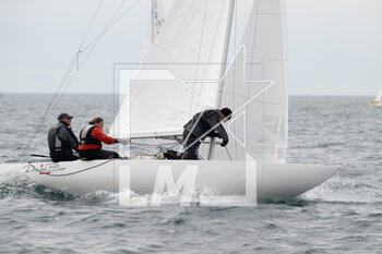 2023-05-04 - DANISH BLUE (GBR 822) HOJ-JENSEN Poul-richard, COLE Katie, BRITAIN Chris during the 2023 Grand Prix Dragon, French championship Class Dragon on May 3, 2023 in Douarnenez, France - SAILING - GRAND PRIX DRAGON 2023 - DOUARNENEZ - SAILING - OTHER SPORTS