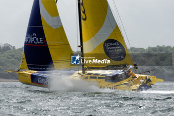 2023-05-05 - Arnaud Boissières and Gérald Veniard, La Mie Câline during the Pom'Potes Challenge, speed runs in Brest harbor during the Guyader Bermudes 1000 Race 2023, IMOCA Globe Series sailing race on May 5, 2023 in Brest, France - SAILING - GUYADER BERMUDES 1000 RACE 2023 - SAILING - OTHER SPORTS