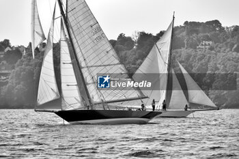 2023-08-24 - Pen Duick et Fyne during the Brest Finistere Classic Douarnenez 2023, classic sailing regattas on August 24, 2023 in Brest, France - SAILING - BREST FINISTERE CLASSIC 2023 - SAILING - OTHER SPORTS
