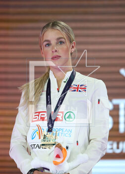 05/03/2023 - Keely Hodgkinson of Great Britain, Podium 800m Women during the European Athletics Indoor Championships 2023 on March 5, 2023 at Atakoy Arena in Istanbul, Turkey - ATHLETICS - EUROPEAN INDOOR CHAMPIONSHIPS - INTERNAZIONALI - ATLETICA