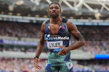 2023-07-23 - Noah LYLES of the the United States celebrates after winning the Men’s 200m during the London Athletics Meet, Wanda Diamond League meeting on 23 July 2023 at the London Stadium in London, England - ATHLETICS - DIAMOND LEAGUE 2023 - LONDON - INTERNATIONALS - ATHLETICS