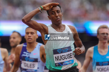 2023-07-23 - Yared NUGUSE of the United States celebrates after winning the Men’s 1500m during the London Athletics Meet, Wanda Diamond League meeting on 23 July 2023 at the London Stadium in London, England - ATHLETICS - DIAMOND LEAGUE 2023 - LONDON - INTERNATIONALS - ATHLETICS