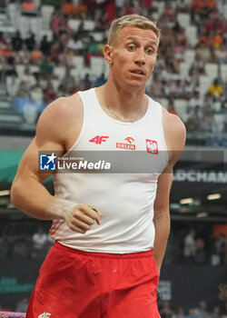 2023-08-26 - Piotr Lisek (POL), Men's Pole Vault during the World Athletics Championships 2023 on August 26, 2023 at Nemzeti Atletikai Kozpont in Budapest, Hungary - ATHLETICS - WORLD ATHLETICS CHAMPIONSHIPS 2023 - INTERNATIONALS - ATHLETICS