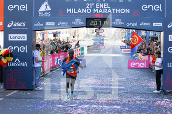 2023-04-02 - Kwemoi Andrew Rotich (UGA), winner of Milano Marathon in 2:07:13.84 - MILANO MARATHON - MARATHON - ATHLETICS