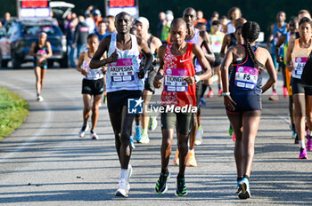 22/10/2023 - Top Runner at the start of the marathon - 37TH VENICEMARATHON 42K - MARATONA - ATLETICA