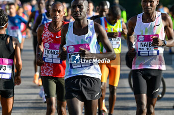 2023-10-22 - Top Runner at the start of the marathon - 37TH VENICEMARATHON 42K - MARATHON - ATHLETICS