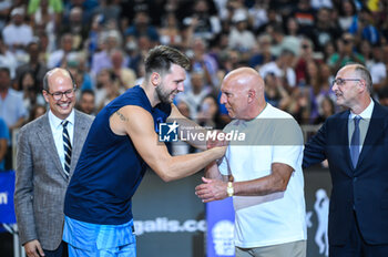 2023-08-04 - Retirement ceremony of Greek ex basketball player NICK GALIS with LUCA DONCIC before the International Friendly match between Greece and Slovenia at OAKA Stadium on August 4, 2023, in Athens, Greece. - GREECE VS SLOVENIA - FRIENDLY MATCH - BASKETBALL