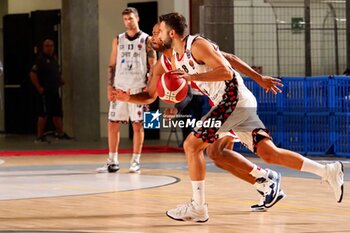 2023-09-06 - Riccardo Tavernelli (Bertram Derthona Basket) - MEMORIAL GIANLUCA BOTTACIN 2023 - EA7 ARMANI MILANO VS BERTRAM DERTHONA BASKET - FRIENDLY MATCH - BASKETBALL