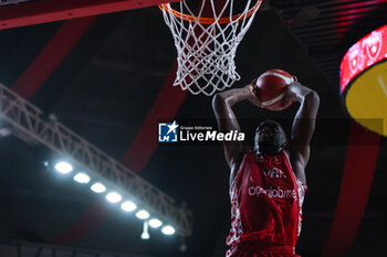 2023-09-13 - Gabe Brown #44 of Pallacanestro Varese OpenJobMetis dunks during Friendly match new season between Pallacanestro Varese OpenJobMetis and SAM Basket Massagno at Itelyum Arena, Varese, Italy on September 13, 2023 - OPENJOBMETIS VARESE VS SAM BASKET MASSAGNO - FRIENDLY MATCH - BASKETBALL