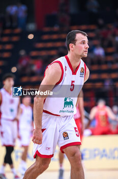 2023-09-17 - 5 Kevin Pangos of Olimpia Milano during the friendly match between Olympiacos BC and Olimpia Milano after honoring Vassilis Spanoulis at Peace and Friendship Stadium on September 17, 2023, in Athens, Greece. - OLYMPIACOS BC HONORING VASSILIS SPANOULIS, FRIENDLY MATCH OLYMPIACOS VS OLIMPIA MILANO - FRIENDLY MATCH - BASKETBALL