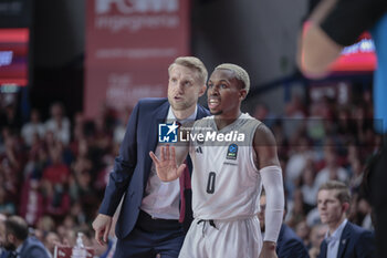 2023-10-11 - T.J. Shorts II (Paris Basketball) and Tuomas Iisalo (Paris Basketball) - UMANA REYER VENEZIA VS PARIS BASKETBALL - EUROCUP - BASKETBALL