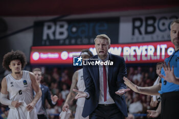 2023-10-11 - Tuomas Iisalo (Paris Basketball) - UMANA REYER VENEZIA VS PARIS BASKETBALL - EUROCUP - BASKETBALL