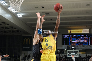 2023-10-18 - Sylven Landsberg of Dreamland Gran Canaria Club de Baloncesto in action during the match between Dolomiti Trentino Energia and Dreamland Gran Canaria Club de Baloncesto, regular season of EuroCup BKT 2023/2024 tournament at il T Quotidiano Arena on October 18, 2023, Trento, Italy. - DOLOMITI TRENTINO ENERGIA VS DREAMLAND GRAN CANARIA - EUROCUP - BASKETBALL