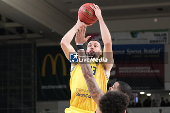 2023-10-18 - Pierre Pelos of Dreamland Gran Canaria Club de Baloncesto in action during the match between Dolomiti Trentino Energia and Dreamland Gran Canaria Club de Baloncesto, regular season of EuroCup BKT 2023/2024 tournament at il T Quotidiano Arena on October 18, 2023, Trento, Italy. - DOLOMITI TRENTINO ENERGIA VS DREAMLAND GRAN CANARIA - EUROCUP - BASKETBALL