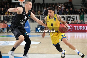 18/10/2023 - Aj Slaughter of Dreamland Gran Canaria Club de Baloncesto in action during the match between Dolomiti Trentino Energia and Dreamland Gran Canaria Club de Baloncesto, regular season of EuroCup BKT 2023/2024 tournament at il T Quotidiano Arena on October 18, 2023, Trento, Italy. - DOLOMITI TRENTINO ENERGIA VS DREAMLAND GRAN CANARIA - EUROCUP - BASKET