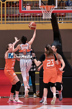 2023-11-29 - Costanza Verona ( Beretta Famila Schio ) in action during the Beretta Famila Schio vs Valencia Basket Club at the PalaRomare in Schio (Vi ), Italy on November 29, 2023 - BERETTA FAMILA SCHIO VS VALENCIA BASKET - EUROLEAGUE WOMEN - BASKETBALL