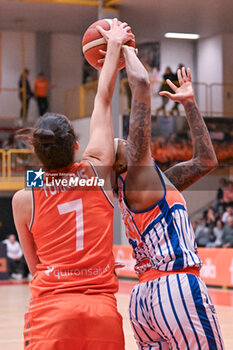 2023-11-29 - Duel for the ball between Alba Torrens ( Valencia Basket ) and Parks Robyn ( Beretta Famila Schio )during the Beretta Famila Schio vs Valencia Basket Club at the PalaRomare in Schio (Vi ), Italy on November 29, 2023 - BERETTA FAMILA SCHIO VS VALENCIA BASKET - EUROLEAGUE WOMEN - BASKETBALL