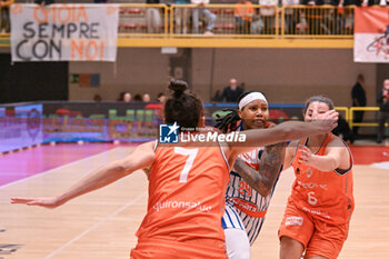 2023-11-29 - Parks Robyn ( Beretta Famila Schio ) in action during the Beretta Famila Schio vs Valencia Basket Club at the PalaRomare in Schio (Vi ), Italy on November 29, 2023 - BERETTA FAMILA SCHIO VS VALENCIA BASKET - EUROLEAGUE WOMEN - BASKETBALL