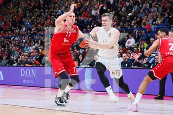 2023-03-24 - Andreas Obst (FC Bayern Munich) thwarted by Johannes Voigtmann (EA7 Emporio Armani Olimpia Milano)  - EA7 EMPORIO ARMANI MILANO VS FC BAYERN MUNCHEN - EUROLEAGUE - BASKETBALL