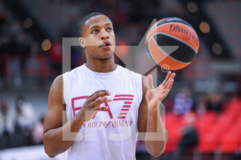 2023-01-06 - 22 DEVON HALL of EA7 Emporio Armani Milan during the Euroleague, Round 17, match between Olympiacos Piraeus and EA7 Emporio Armani Milan at Peace And Friendship Stadium on January 6, 2023 in Athens, Greece. - OLYMPIACOS VS EA7 EMPORIO ARMANI - EUROLEAGUE - BASKETBALL