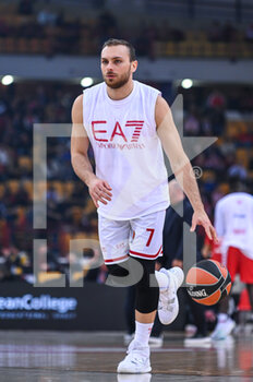 2023-01-06 - 7 STEFANO TONUT of EA7 Emporio Armani Milan during the Euroleague, Round 17, match between Olympiacos Piraeus and EA7 Emporio Armani Milan at Peace And Friendship Stadium on January 6, 2023 in Athens, Greece. - OLYMPIACOS VS EA7 EMPORIO ARMANI - EUROLEAGUE - BASKETBALL