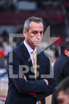 2023-01-27 - Head coach ODED KATTASH of Maccabi Playtika Tel Aviv during the Euroleague, Round 21, match between Olympiacos Piraeus and Maccabi Playtika Tel Aviv at Peace and Friendship Stadium on January 27, 2023 in Athens, Greece. - OLYMPIACOS PIRAEUS VS MACCABI PLAYTIKA TEL AVIV - EUROLEAGUE - BASKETBALL