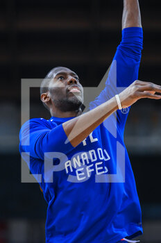 2023-02-03 - 42 BRYANT DUNSTON of Anadolu Efes during the Euroleague, Round 23, match between Olympiacos Piraeus and Anadolu Efes at Peace and Friendship Stadium on February 3, 2023, in Athens, Greece. - OLYMPIACOS PIRAEUS VS ANADOLU EFES - EUROLEAGUE - BASKETBALL