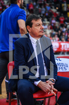 2023-02-03 - Head coach ERGIN ATAMAN
 of Anadolu Efes during the Euroleague, Round 23, match between Olympiacos Piraeus and Anadolu Efes at Peace and Friendship Stadium on February 3, 2023, in Athens, Greece. - OLYMPIACOS PIRAEUS VS ANADOLU EFES - EUROLEAGUE - BASKETBALL