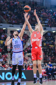 2023-02-03 - 0 THOMAS WALKUP of Olympiacos Piraeus during the Euroleague, Round 23, match between Olympiacos Piraeus and Anadolu Efes at Peace and Friendship Stadium on February 3, 2023, in Athens, Greece. - OLYMPIACOS PIRAEUS VS ANADOLU EFES - EUROLEAGUE - BASKETBALL