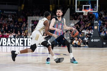 2023-02-02 - Tomas Satoransky of FC Barcelona and Cassius Winston of Bayern Munich during the Turkish Airlines EuroLeague basketball match between FC Barcelona and FC Bayern Munich on February 2, 2023 at Palau Blaugrana in Barcelona, Spain - BASKETBALL - EUROLEAGUE - FC BARCELONA V BAYERN MUNICH - EUROLEAGUE - BASKETBALL