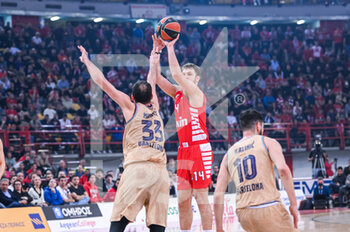 07/03/2023 - 14 SASHA VEZENKOV of Olympiacos Piraeus during the Euroleague, Round 27, match between Olympiacos Piraeus and FC Barcelona at Peace and Friendship Stadium on March 7, 2023, in Athens, Greece. - OLYMPIACOS PIRAEUS VS FC BARCELONA - EUROLEAGUE - BASKET