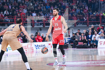 07/03/2023 - 25 ALEC PETERS of Olympiacos Piraeus during the Euroleague, Round 27, match between Olympiacos Piraeus and FC Barcelona at Peace and Friendship Stadium on March 7, 2023, in Athens, Greece. - OLYMPIACOS PIRAEUS VS FC BARCELONA - EUROLEAGUE - BASKET