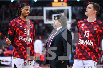 09/03/2023 - Head coach ANDREA TRINCHIERI of FC Bayern Munich with 33 FREDDIE GILLESPIE and 13 ANDREAS OBST during the Euroleague, Round 28, match between Olympiacos Piraeus and FC Bayern Munich at Peace and Friendship Stadium on March 9, 2023, in Athens, Greece. - OLYMPIACOS PIRAEUS VS FC BAYERN MUNICH - EUROLEAGUE - BASKET
